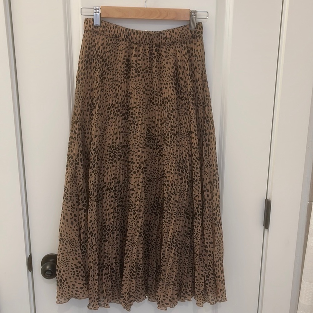 Abercrombie & Fitch leopard midi skirt